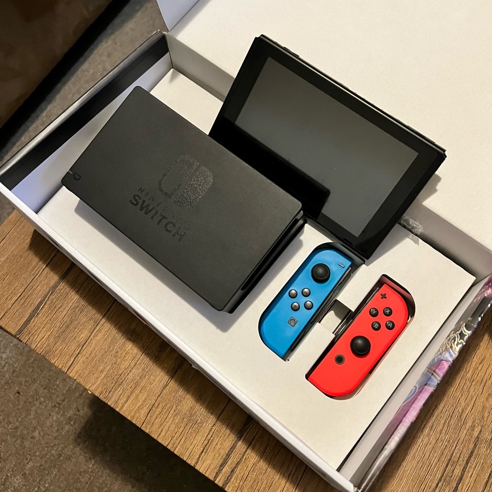 Nintendo switch Mariokart deluxe included - Picture 2 of 5
